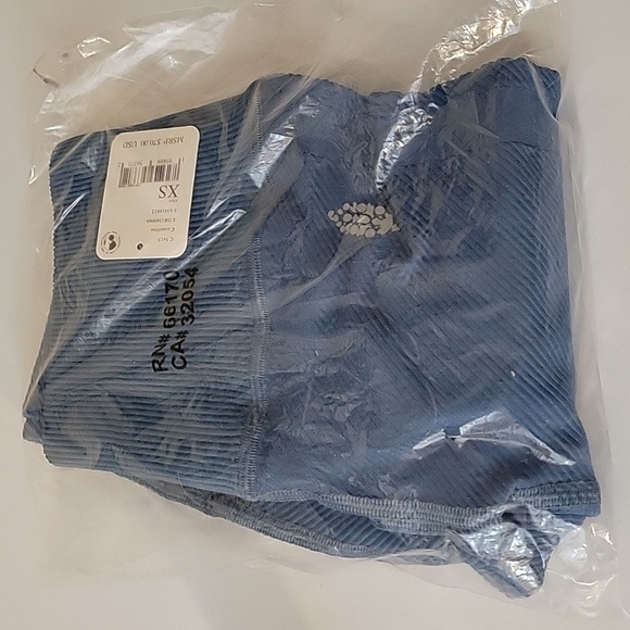 Free People Movement Free Throw Leggings in Coastline•XS - Picture 5 of 8